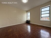 Building Photo - 710 E 235th St