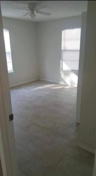 Building Photo - 1788 Poinsettia Ave