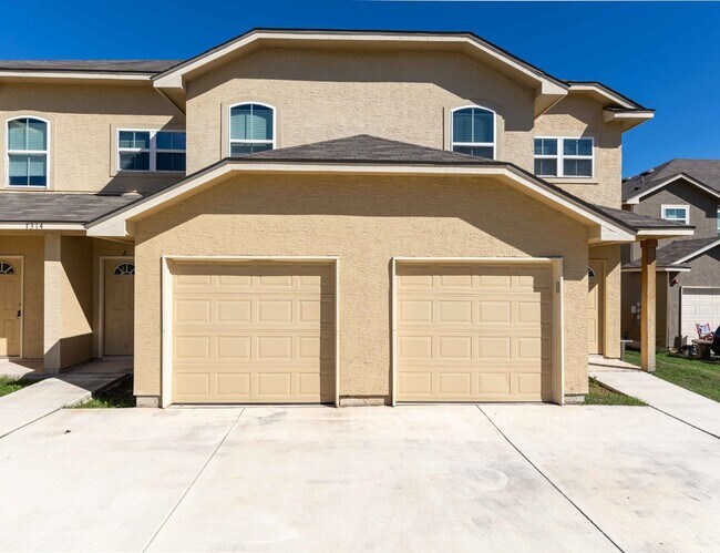 Primary Photo - 7314 Colina Way #3