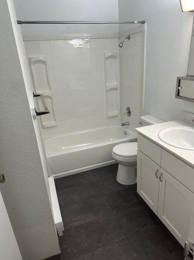 Primary bathroom - 801 w wilder ave