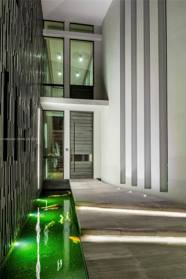 Building Photo - 528 Lakeview Ct