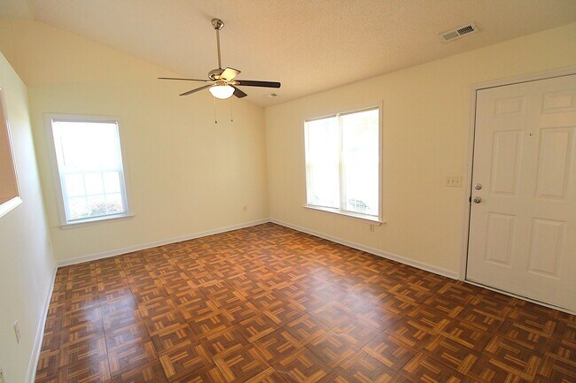 Building Photo - (Coming Soon) 3 Bedroom Home in Monroe!