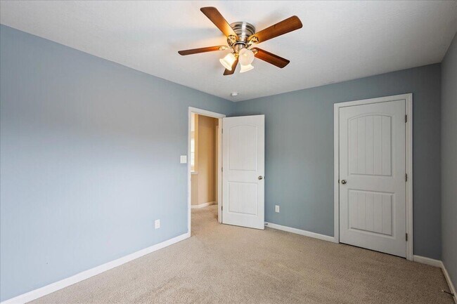 Building Photo - 2121 Grv Lndg Wy