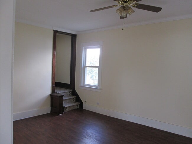 Building Photo - 410 E Kline St