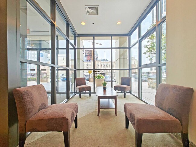 Building Photo - 33 Lecount Pl