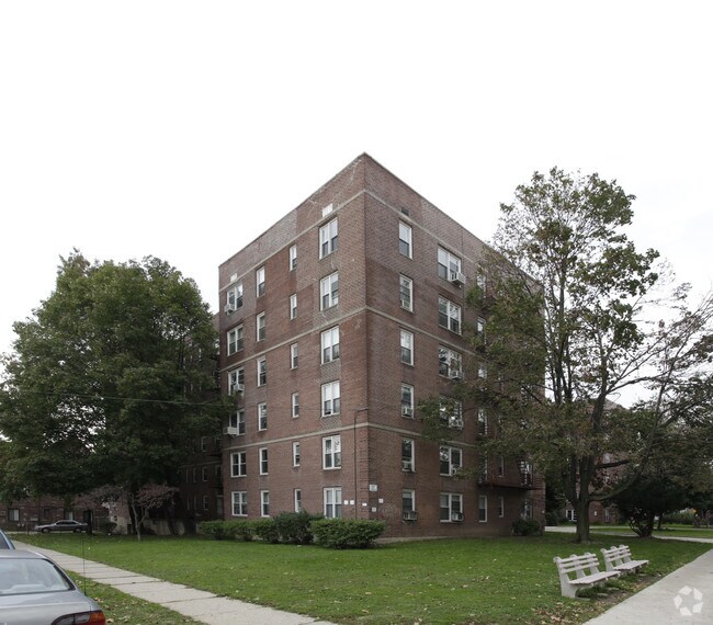 Auburndale House 18914 Crocheron Ave Flushing NY 11358 Apartment
