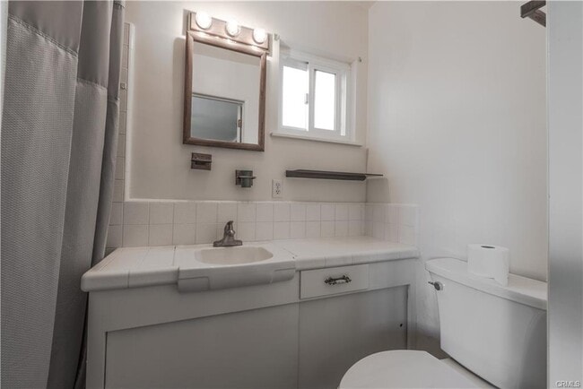 Building Photo - 1437 Smith St