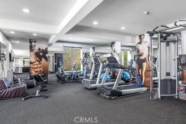 Building Photo - 1318 S Roxbury Dr