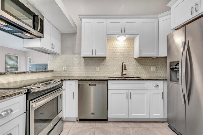 Building Photo - 3 Cedar Elm Cir