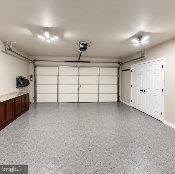 Building Photo - 2467 Cheyenne Dr