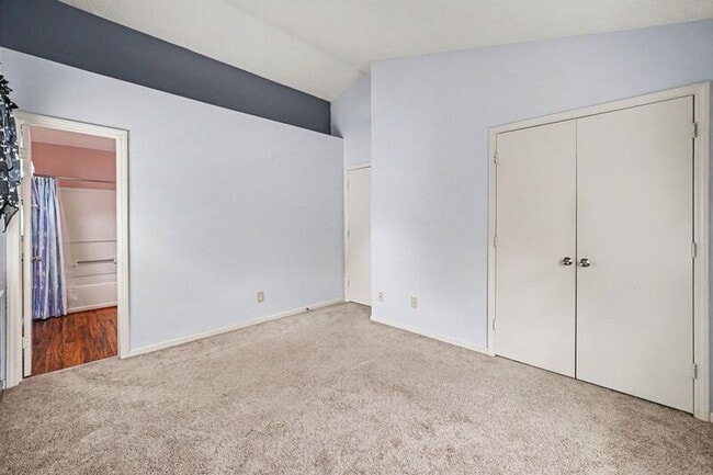 Building Photo - 7601 Swedish Ivy Ln