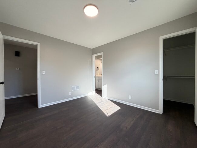 Building Photo - 11631 Garnett St