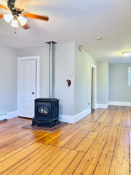 Building Photo - 252 Walden St