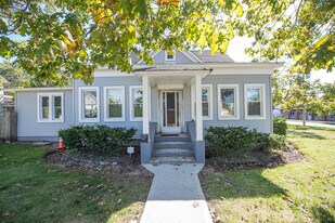 Building Photo - 76 Amity St