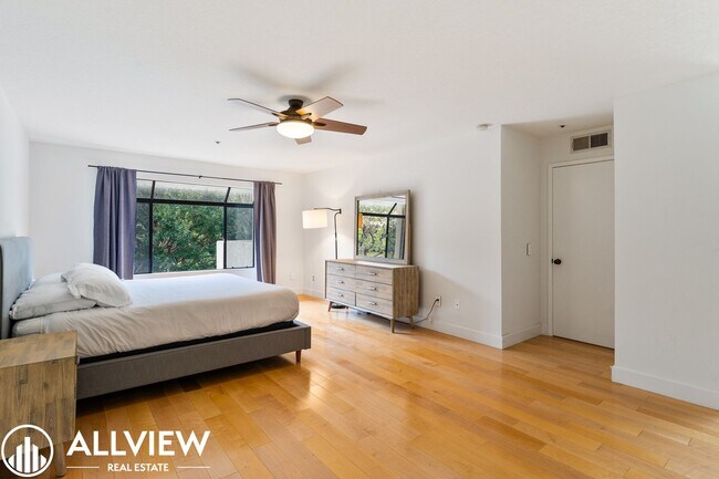 Building Photo - Fully Furnished Condo (2 Bed/2 Bath + Den) Nestled in the Coveted Newport Heights Community!