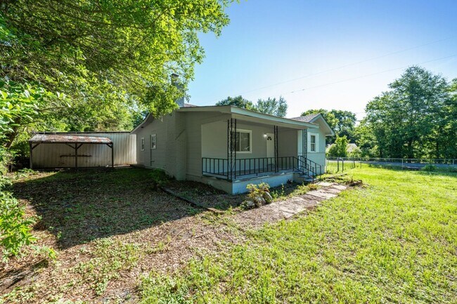 Building Photo - Exciting Opportunity! Charming 3 Bedroom Home in a Prime Location!