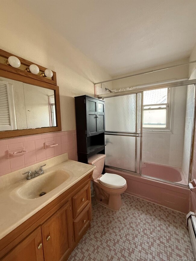 Building Photo - 1585 E 53rd St