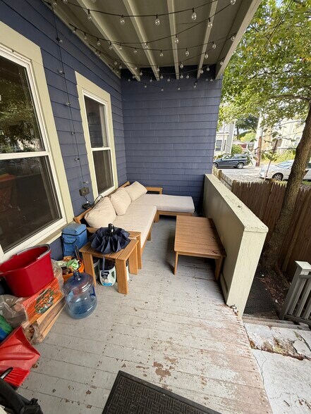 Private use porch - 85 Clifton St