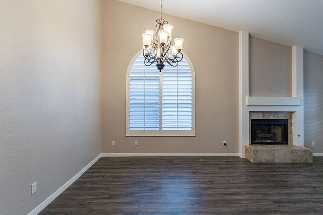 Building Photo - Stunning Tempe Home with Private Pool