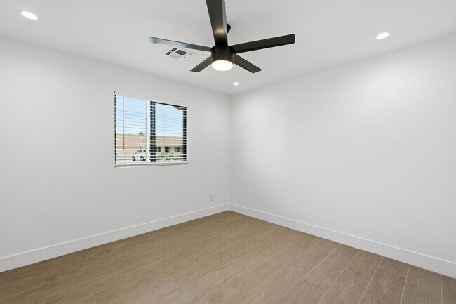 Building Photo - 7421 E Princeton Ave