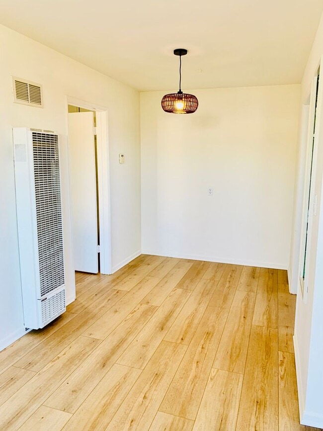 Building Photo - SCH217