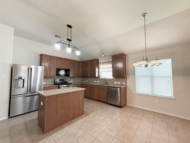 Building Photo - 24810 Lazy Tee Ln