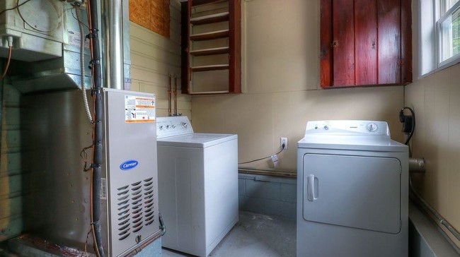 Building Photo - 35348 Sheffield St