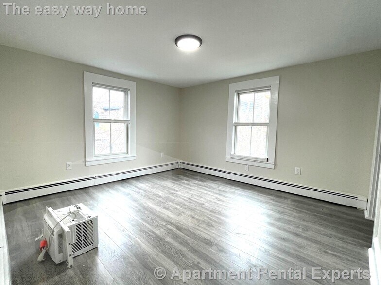 Building Photo - 26 Kenwood St