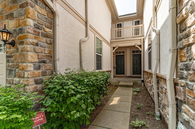 Building Photo - 403 Shadow Creek Dr