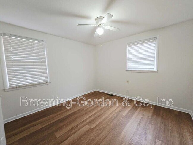 Building Photo - 241 Bonnacroft Dr