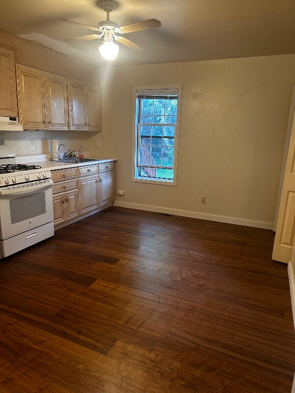 Building Photo - 952 Darlene Dr