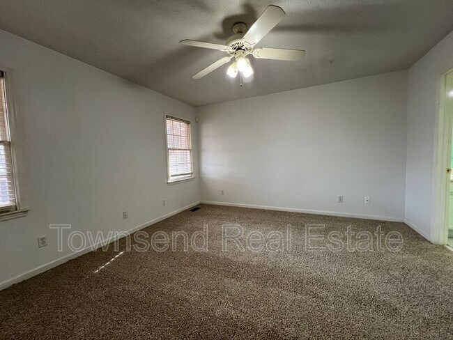 Building Photo - 539 Killeen Rd