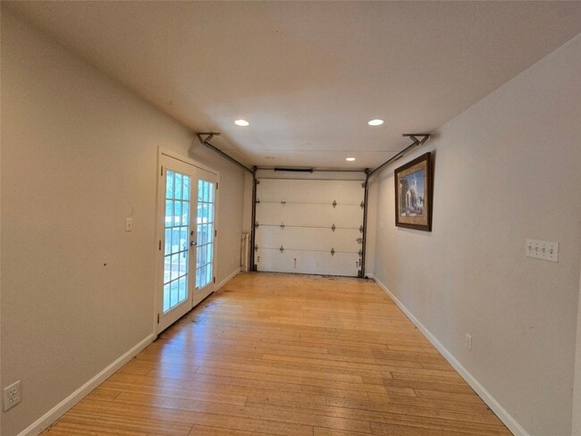 Building Photo - 4516 Russell Dr