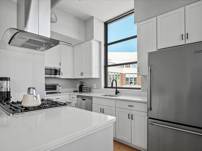 Building Photo - 2020 12th St NW
