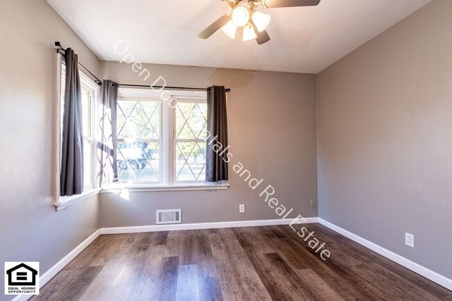 Building Photo - 4814 Blum Dr