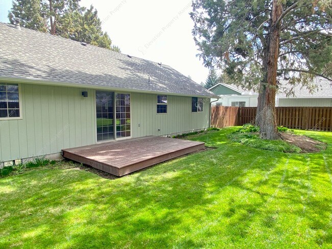 Building Photo - 3081 NE Purcell Blvd