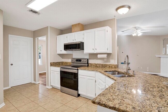 Building Photo - 4036 Shorewood Dr