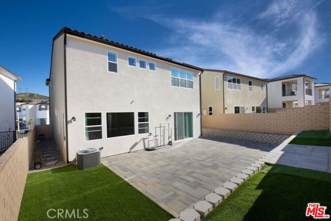 Building Photo - 19278 Blackthorn Dr