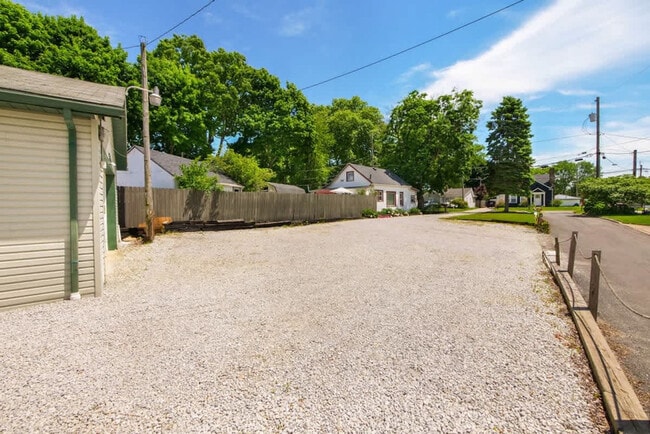 Building Photo - 3576 Portage Point Blvd