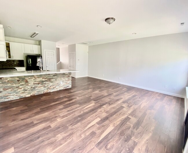 Building Photo - 1328 Stone Manor Dr