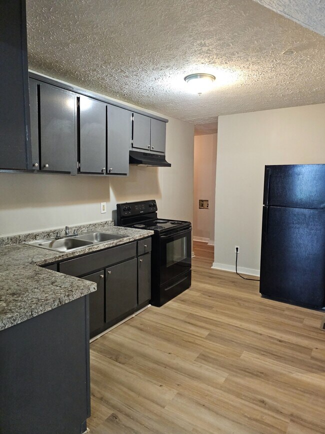 Building Photo - 422 Meriwether St