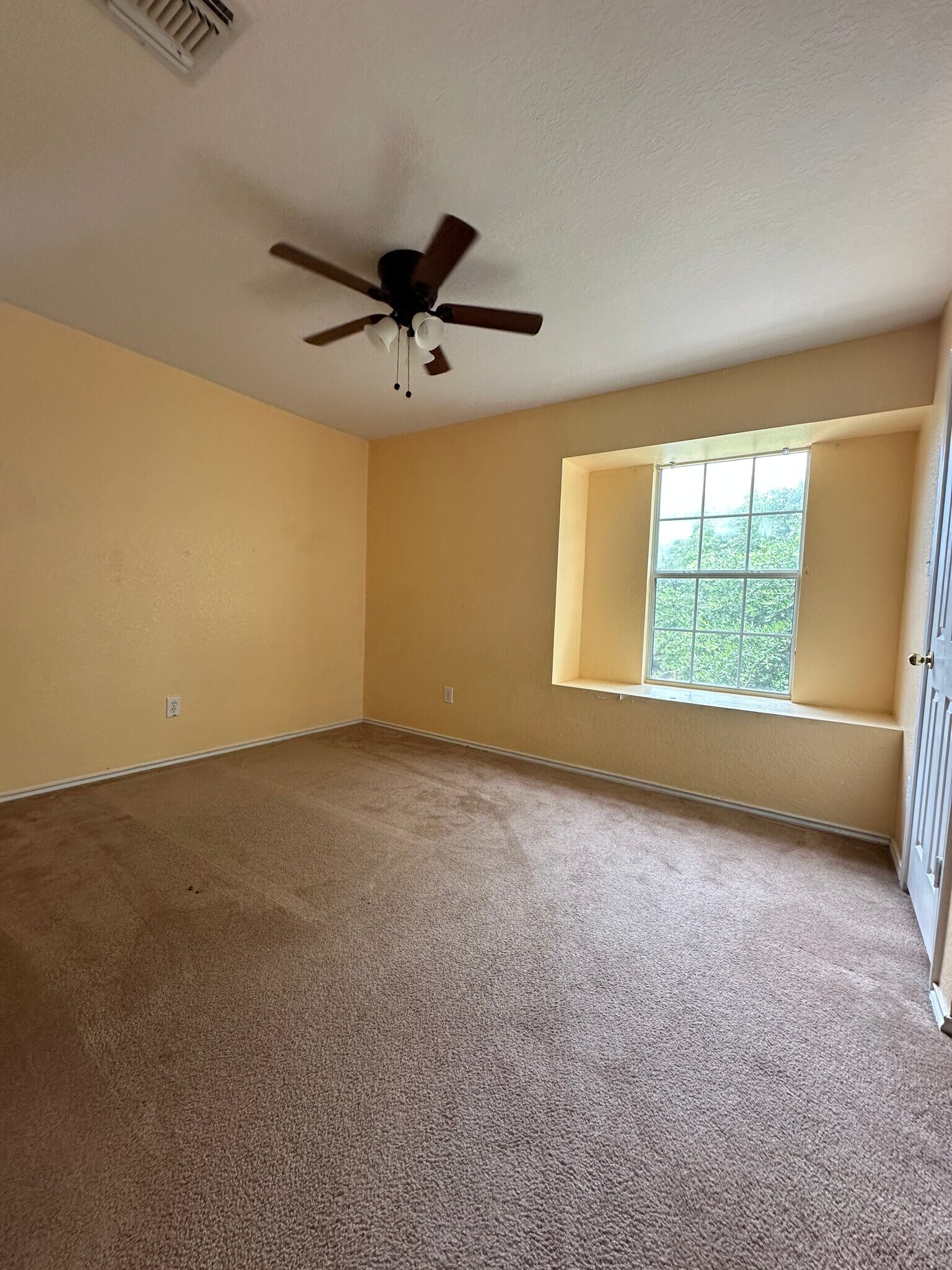 Building Photo - 9426 Santa Fe Ridge
