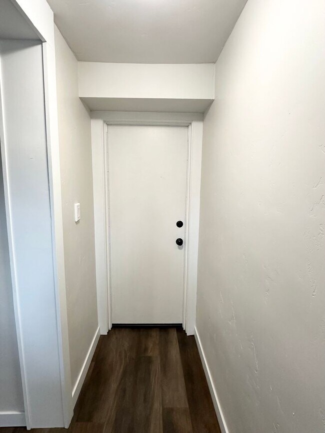 Building Photo - Rent with confidence! Across the street from College of Idaho!