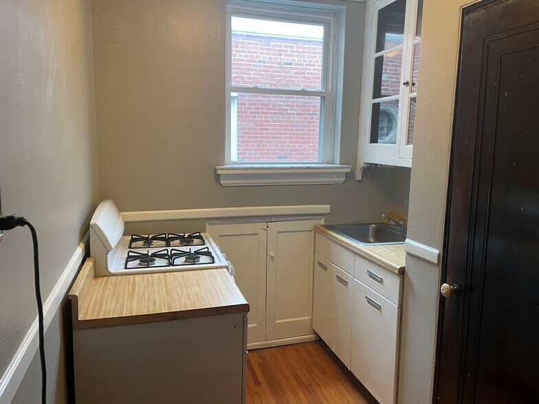 Building Photo - 6014 Arendes Dr