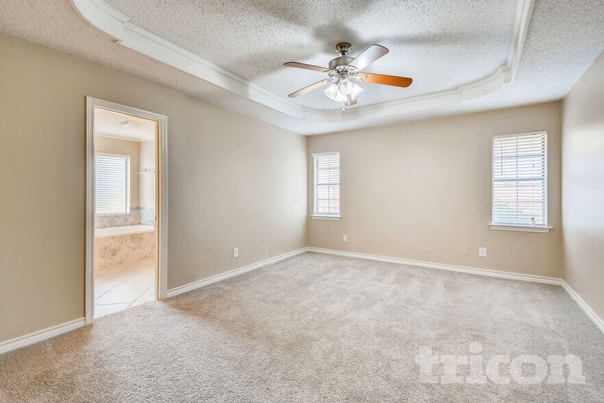 Building Photo - 641 Park Ln