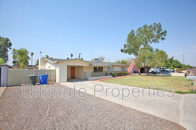 Building Photo - 4129 E Bluefield Ave