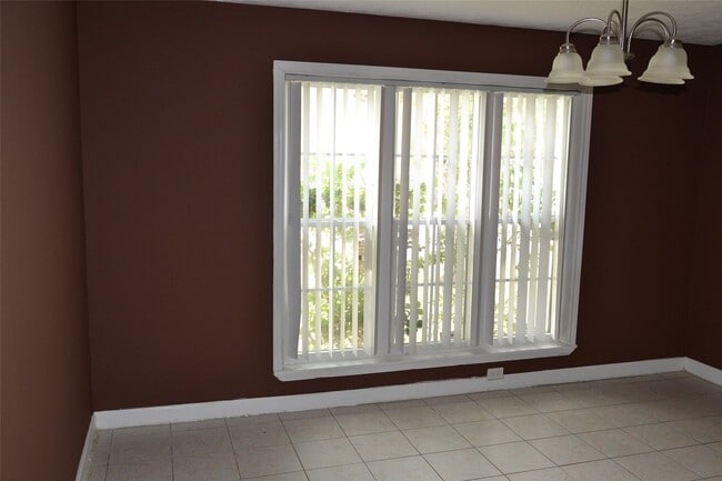 Building Photo - 10538 Long River Dr