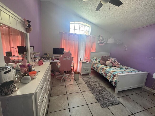 Building Photo - 30619 Double Dr