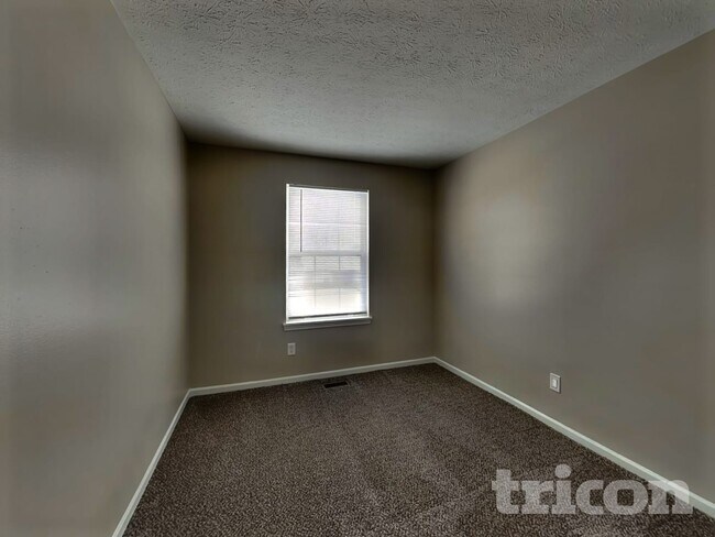 Building Photo - 1102 Berwyn Rd