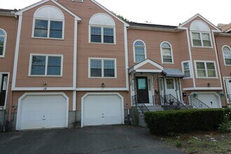 Building Photo - 10 Samoset Rd